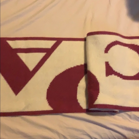 Coach scarf authentic maroon and cream - Picture 4 of 5
